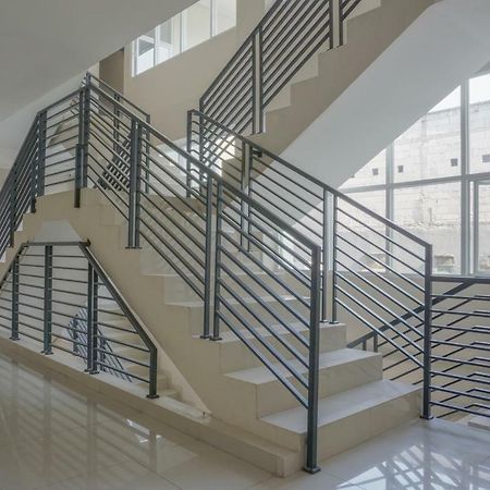 Residences By Reddoorz Near Mt Haryono - Minimum Stay 7 Days جاكرتا المظهر الخارجي الصورة