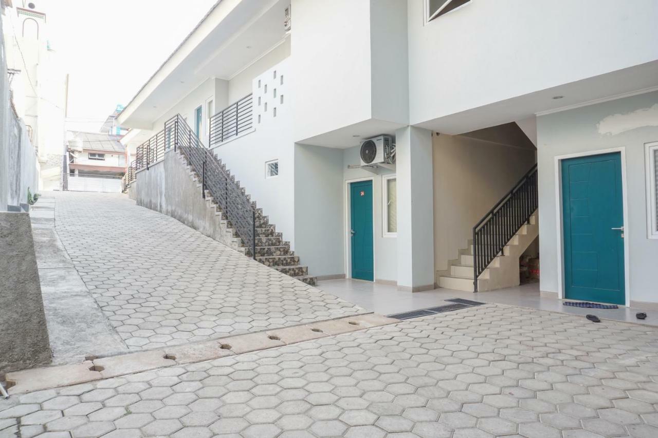 Residences By Reddoorz Near Mt Haryono - Minimum Stay 7 Days جاكرتا المظهر الخارجي الصورة